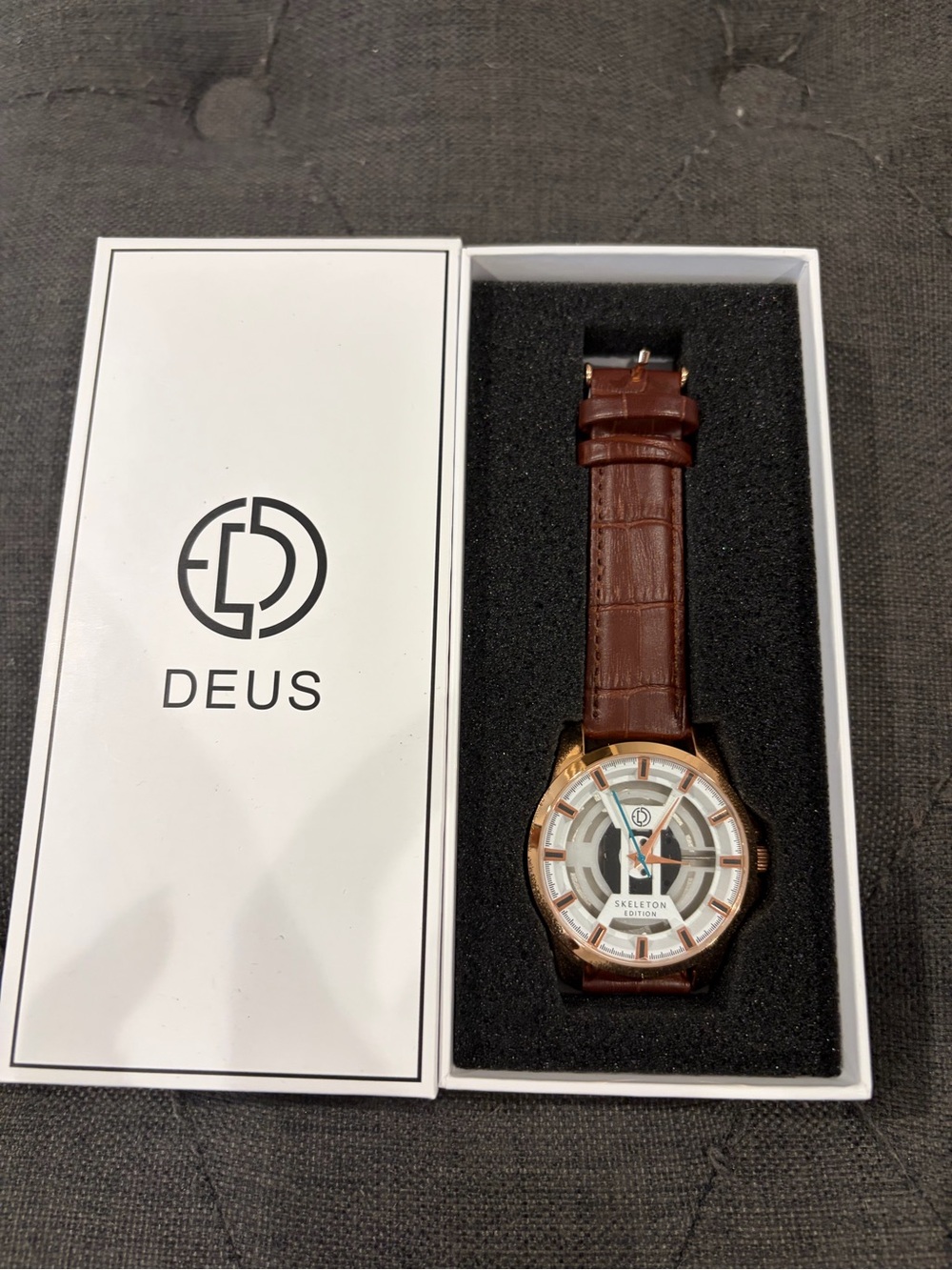 Men's Deus brown leather band watch never worn